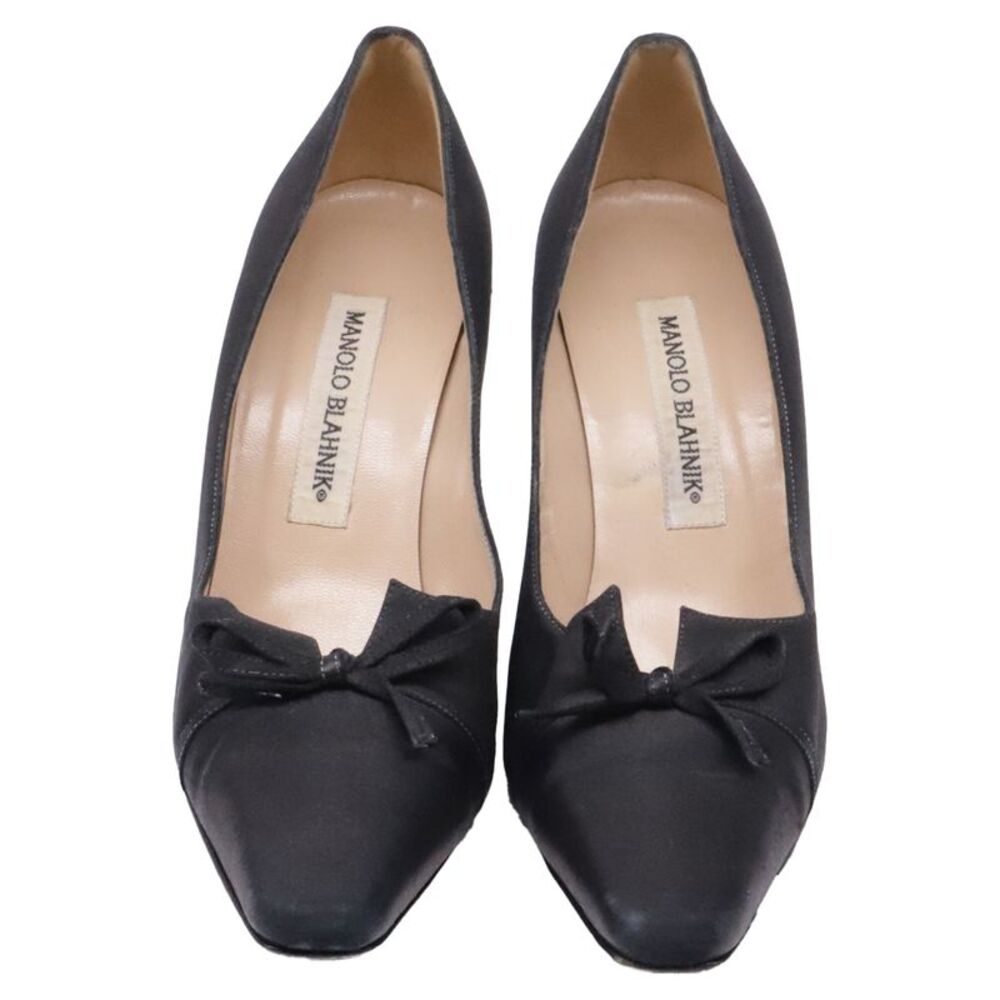 Manolo Blahnik Pumps in Black Leather